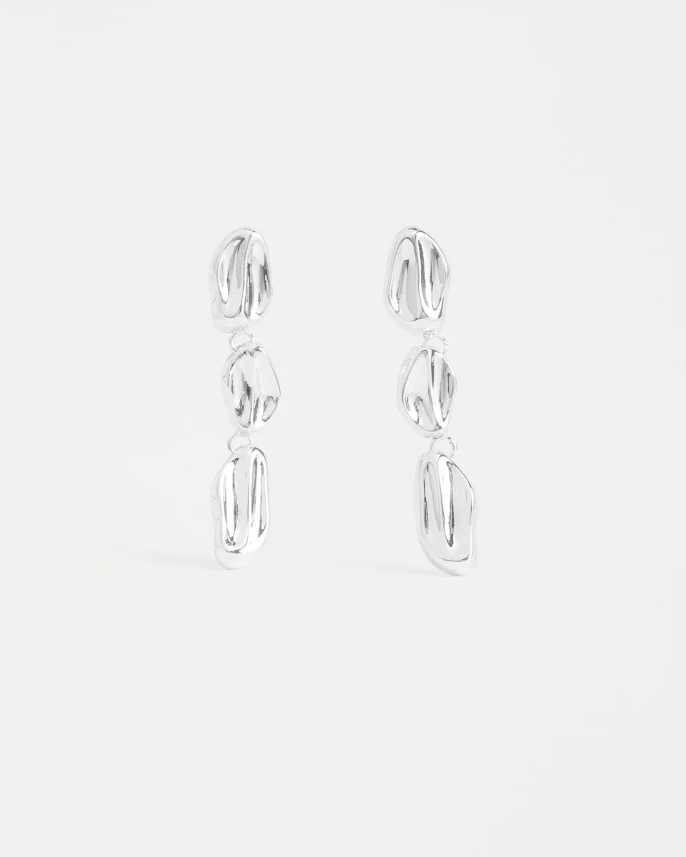 Delaa Drop Earring