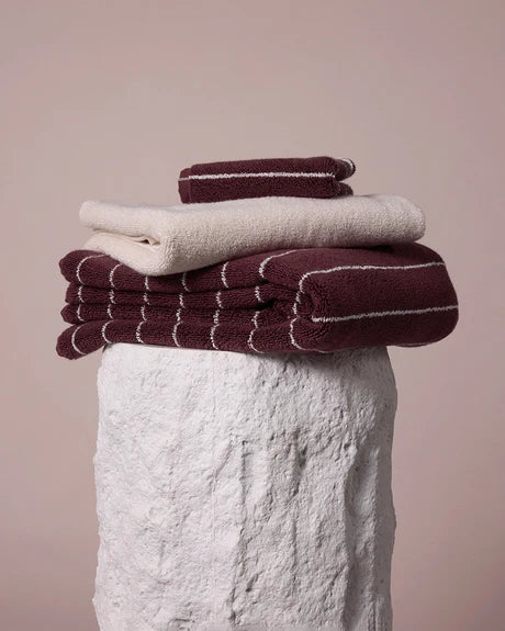 Hommey Pinstripe Bath Towel