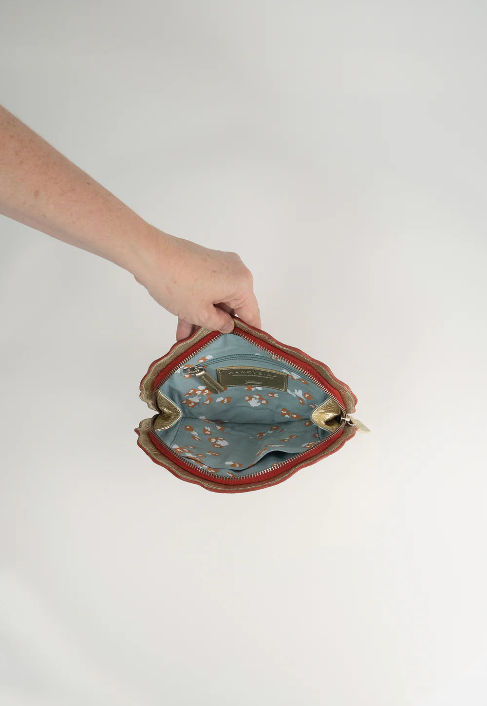 Shell Clutch